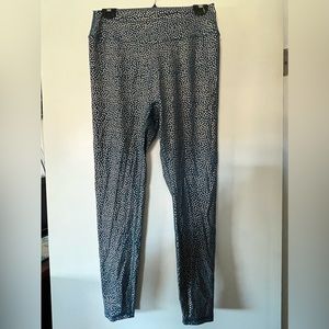 BuffBunny Rosa leggings - nile gold bossy print